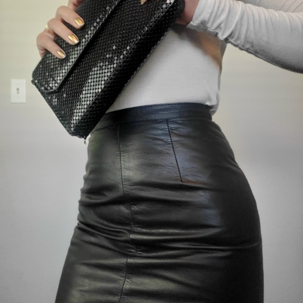 Leather - Picture 2 of 12